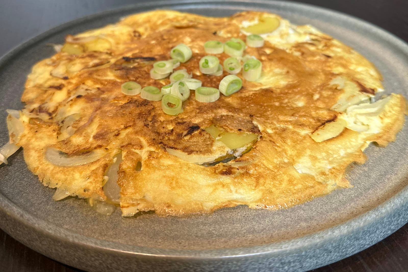 Spanish tortilla with potatoes — a good dinner from three things